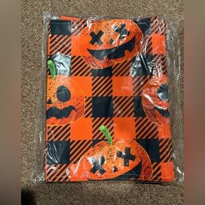 Brand new 4 count 12x18” jack-o’-lantern pumpkin plaid kitchen placemats!